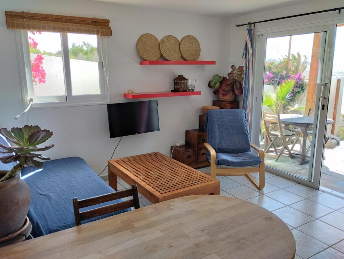 Beautiful Small Bungalow, Amazing Views And Garden Famara Exteriér fotografie