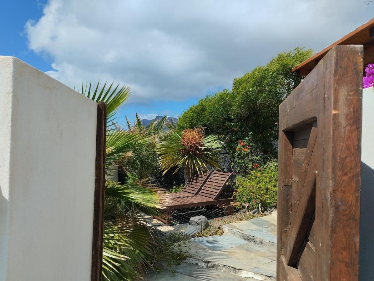 Beautiful Small Bungalow, Amazing Views And Garden Famara Exteriér fotografie