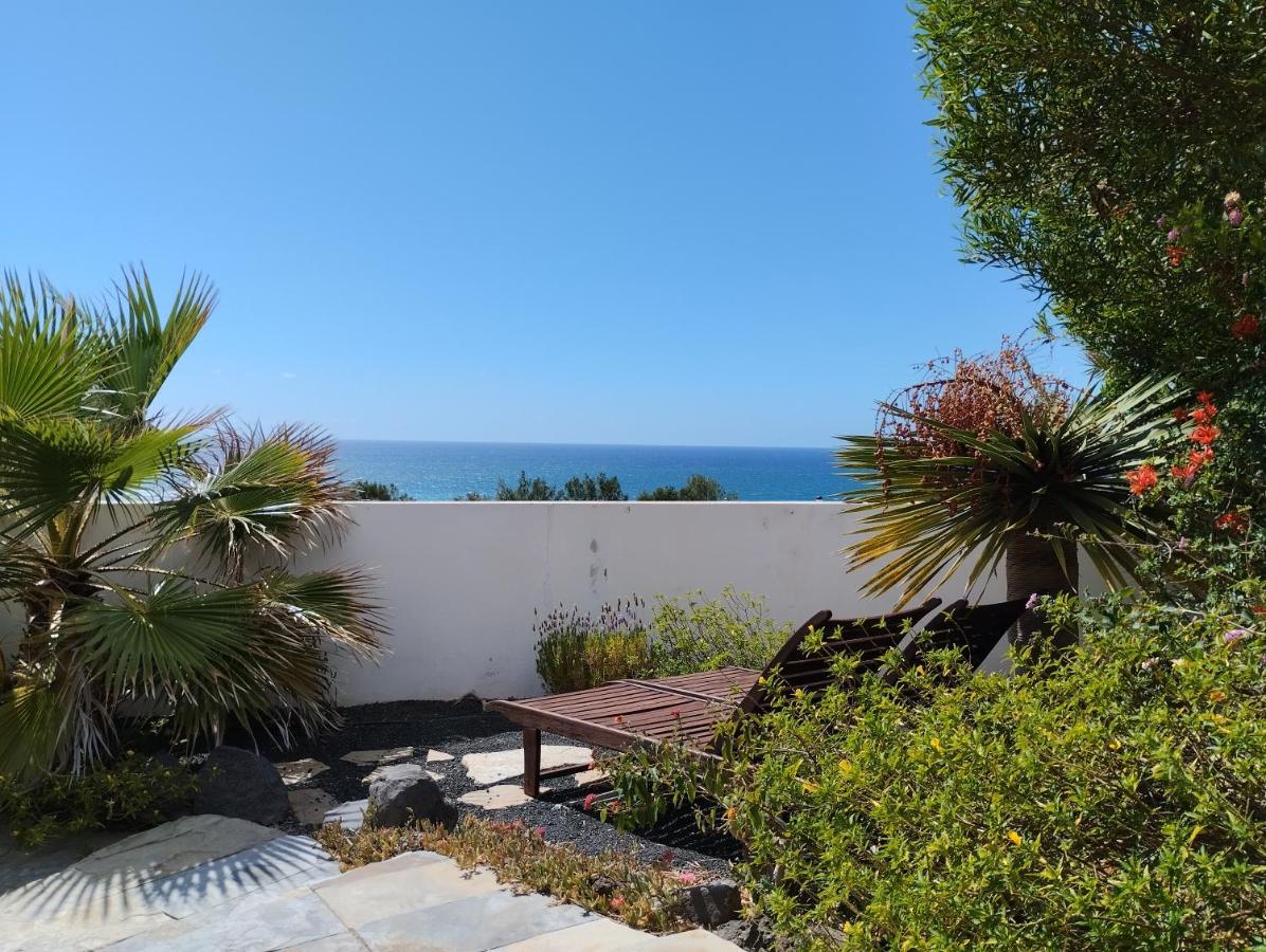 Beautiful Small Bungalow, Amazing Views And Garden Famara Exteriér fotografie