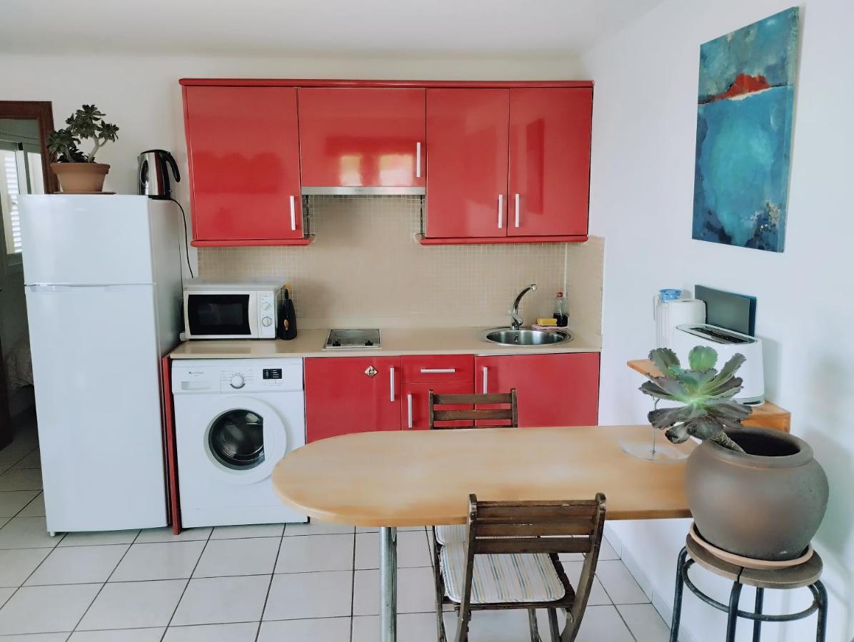 Beautiful Small Bungalow, Amazing Views And Garden Famara Exteriér fotografie